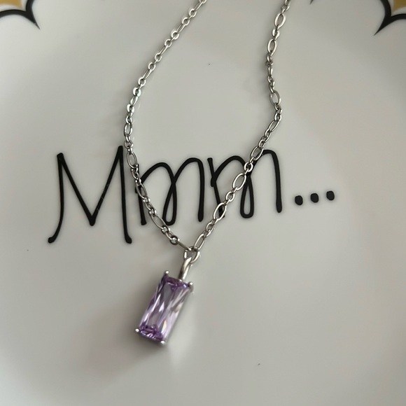 Light Purple Crystal Necklace - Picture 2 of 5